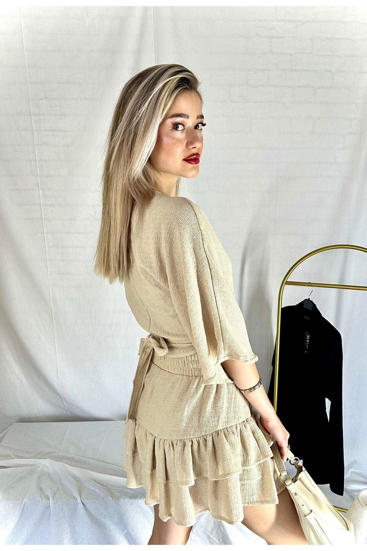 Bej Şortlu Etek Bluz Takım